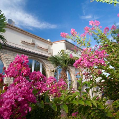 Pansion Burin Hotel Baska  Bagian luar foto