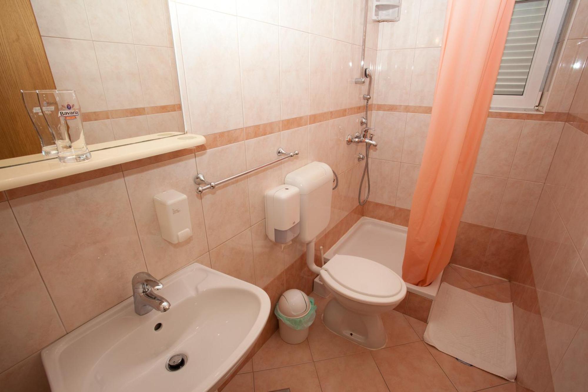 Pansion Burin Hotel Baska  Bagian luar foto