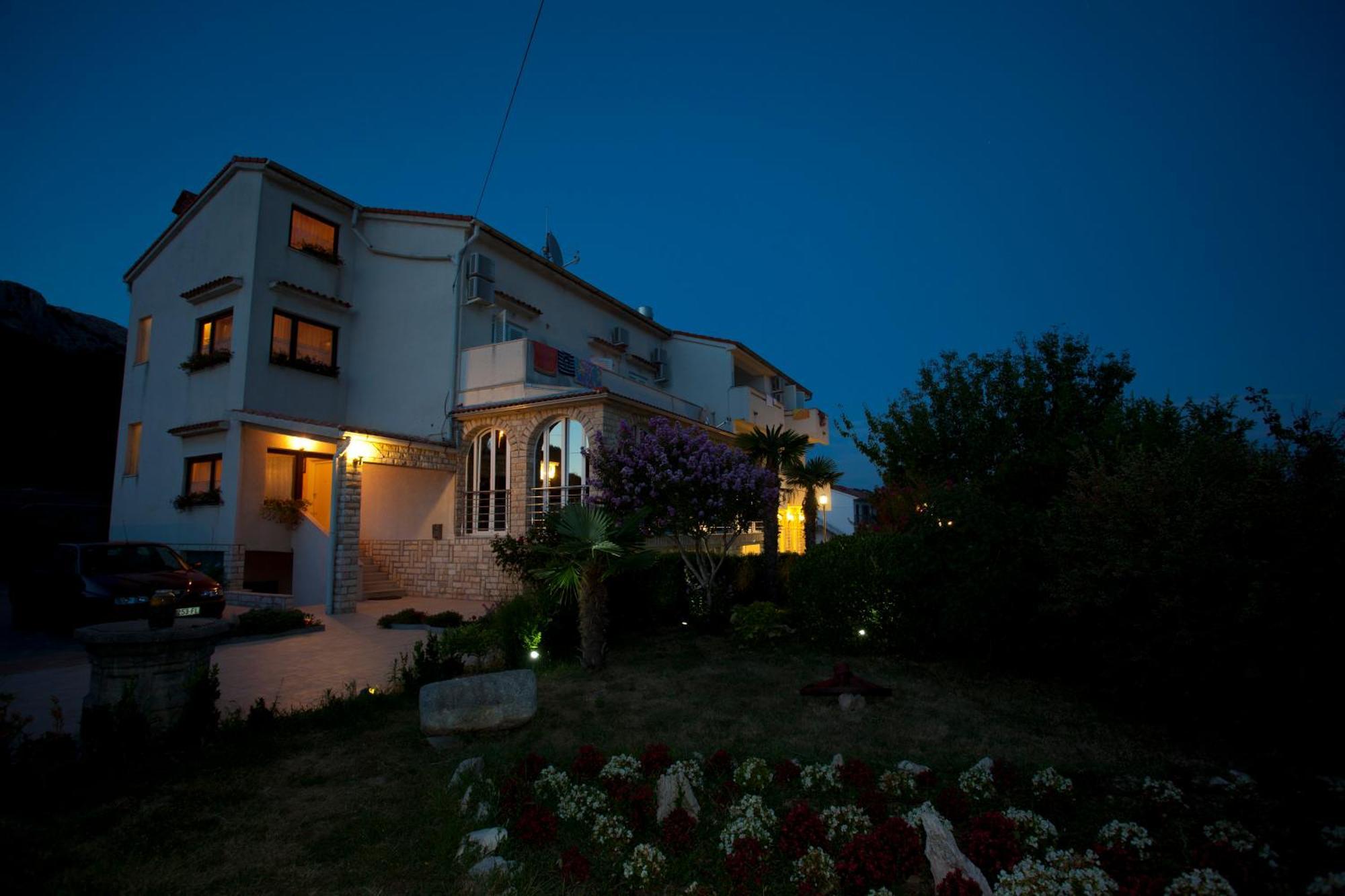 Pansion Burin Hotel Baska  Bagian luar foto