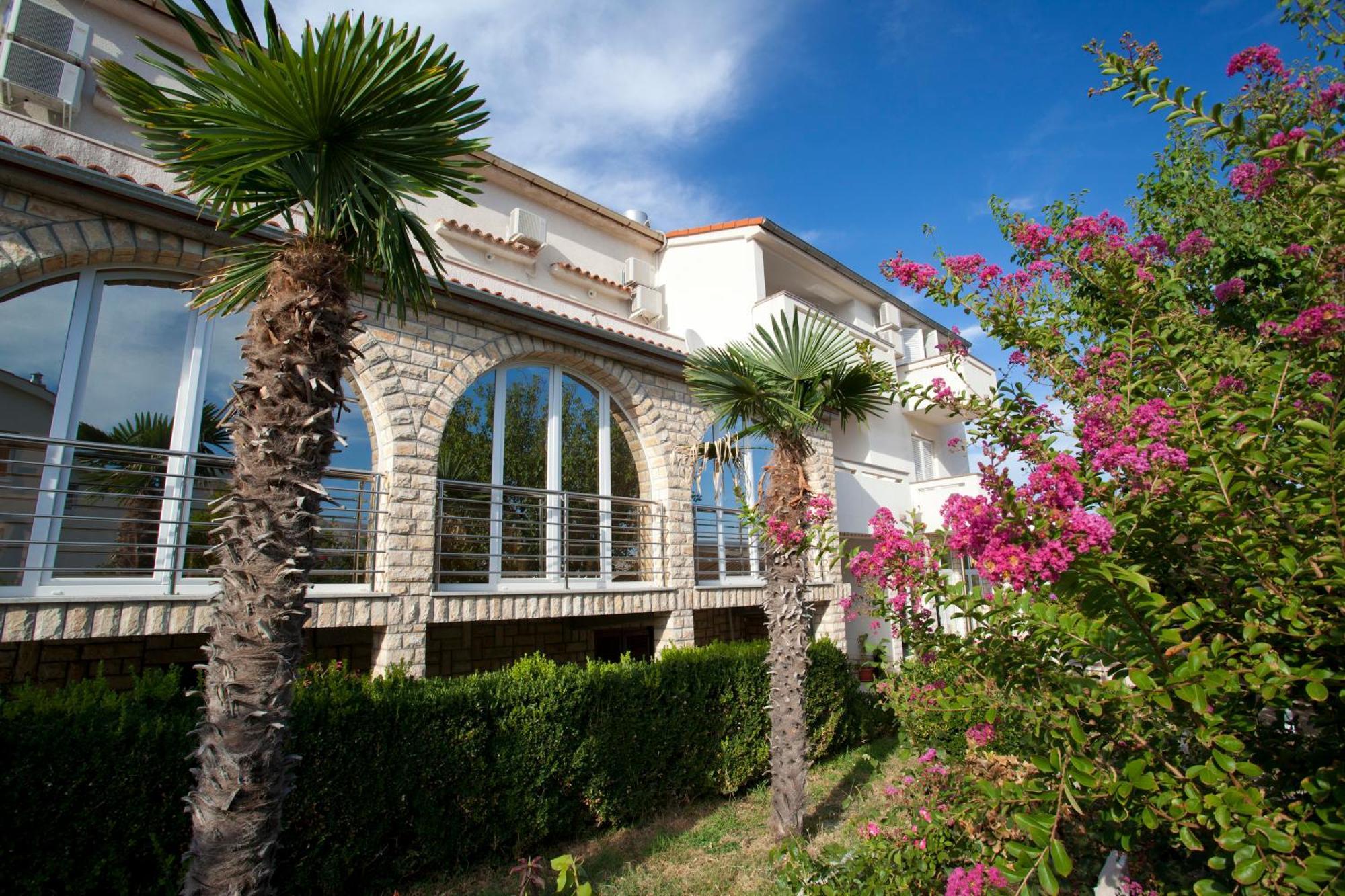 Pansion Burin Hotel Baska  Bagian luar foto