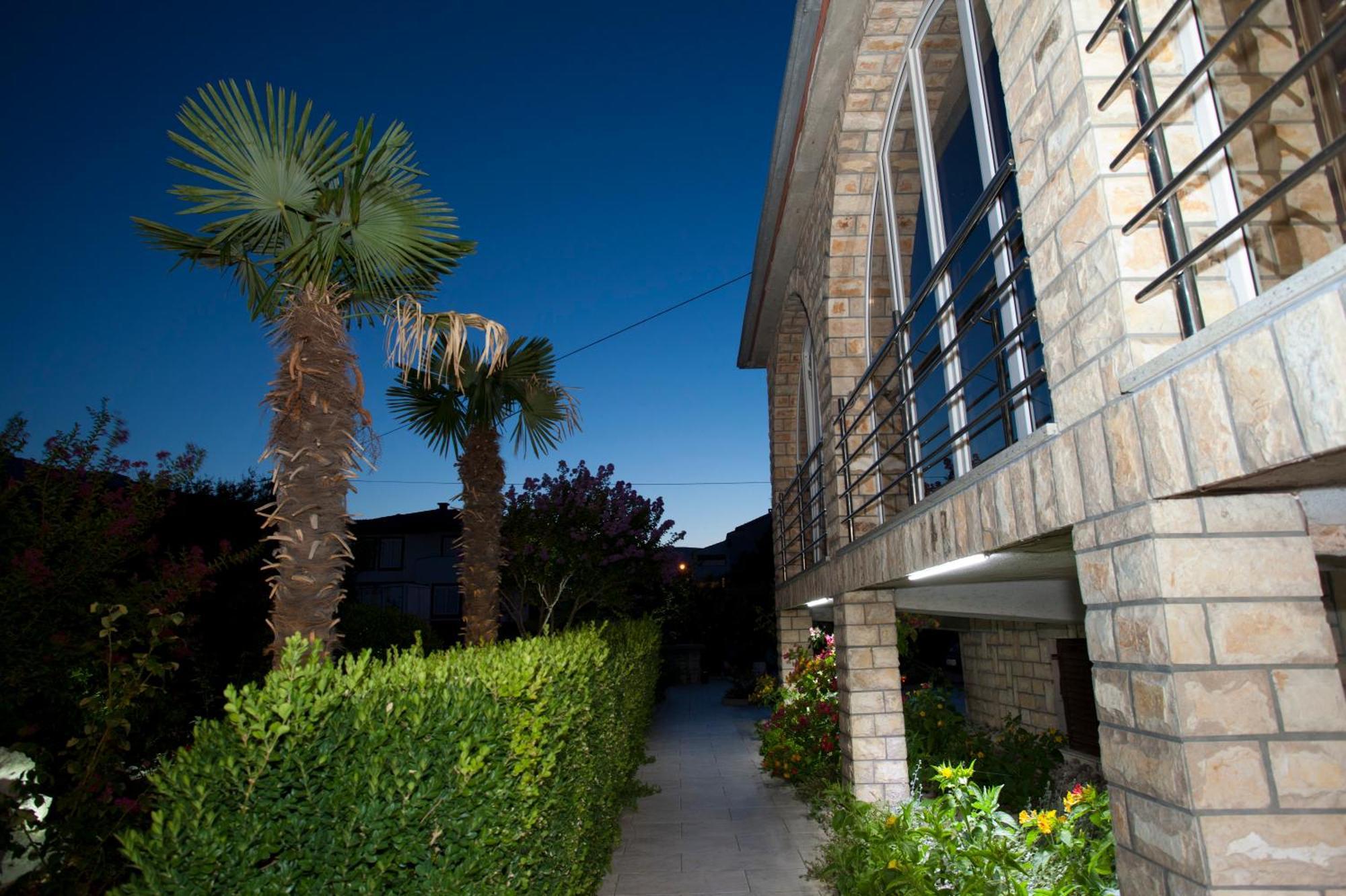 Pansion Burin Hotel Baska  Bagian luar foto