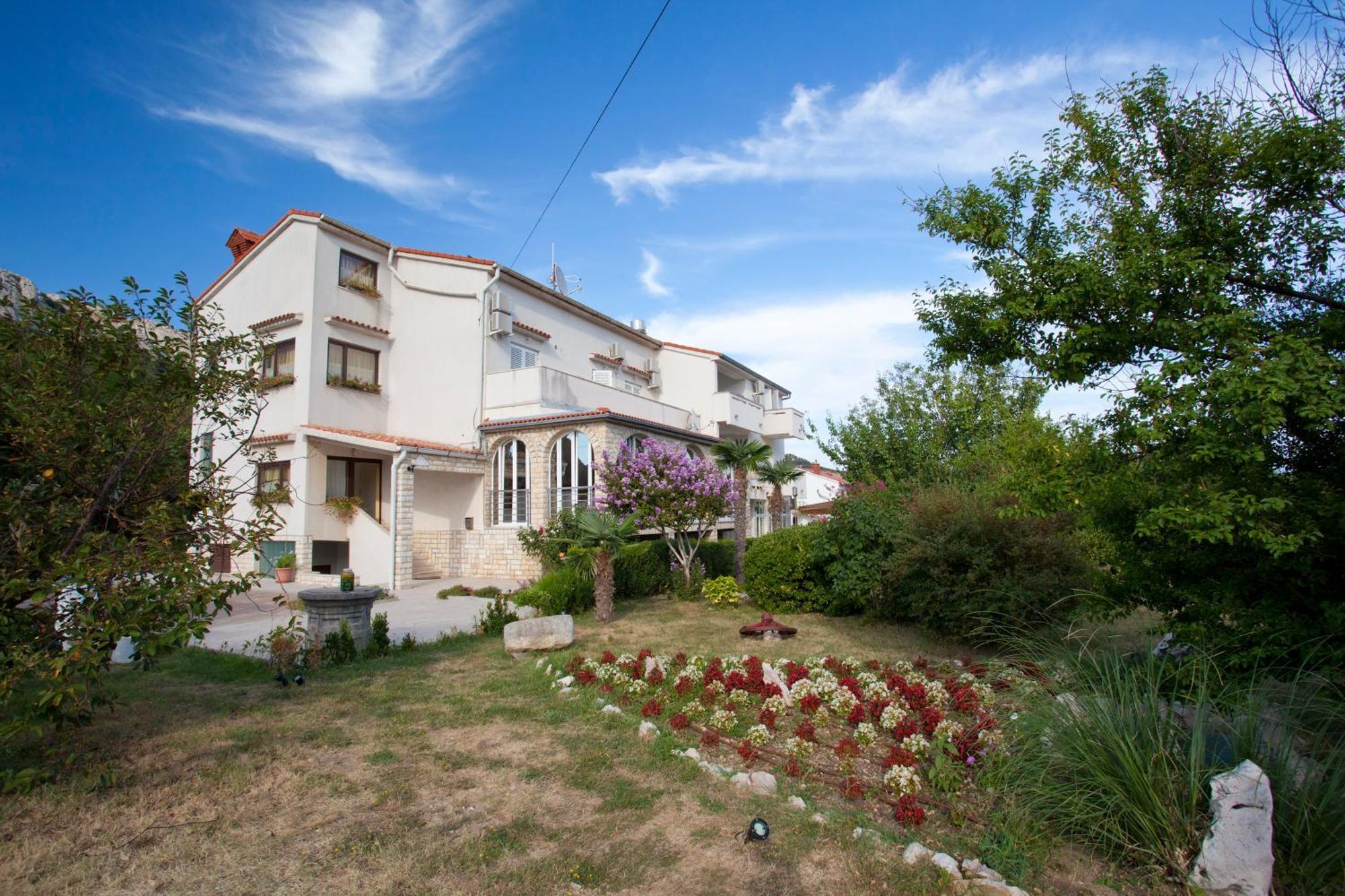 Pansion Burin Hotel Baska  Bagian luar foto