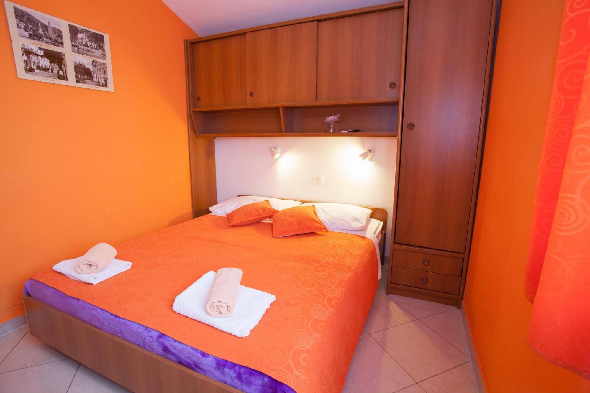 Pansion Burin Hotel Baska  Ruang foto