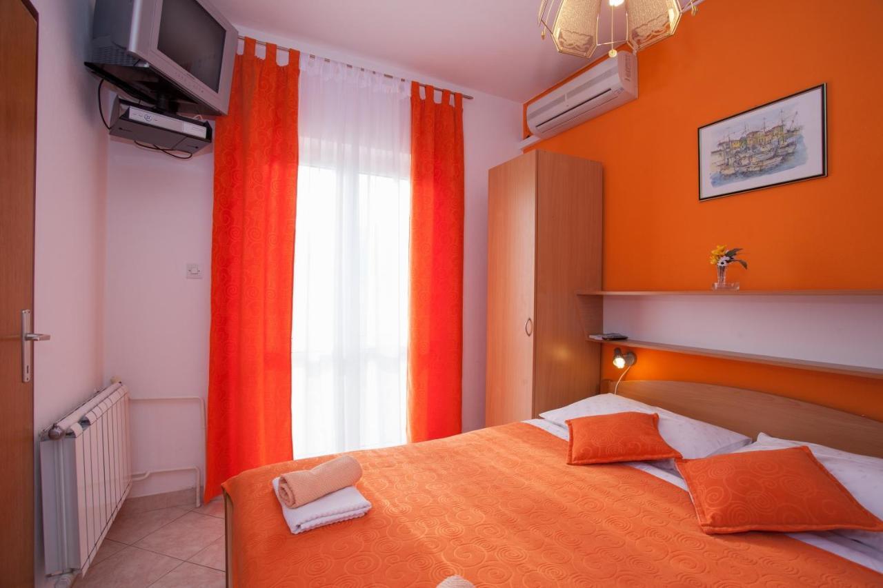 Pansion Burin Hotel Baska  Ruang foto